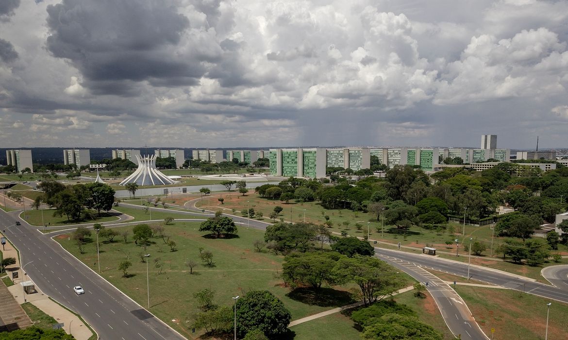 Auxílio-alimentação de servidores públicos federais sobe para R$ 1.192