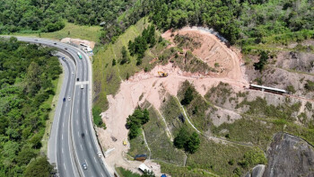 CNL avança com obra de grande porte para estabilização de talude na SP-088