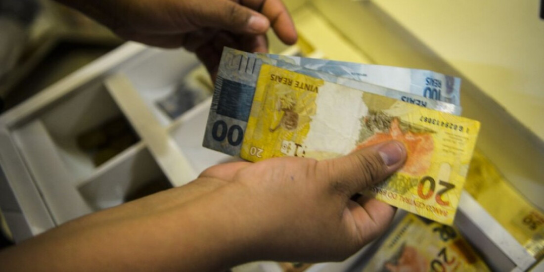 Beneficiários com NIS final 6 recebem hoje Auxílio Brasil