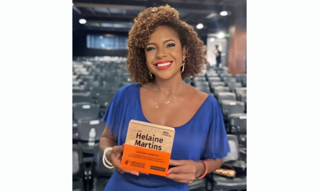 Luciana Barreto é homenageada no 4º Prêmio MOL de Jornalismo