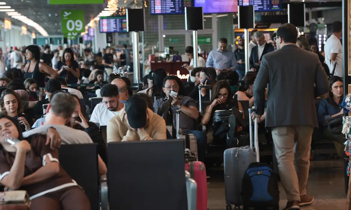 Após pane, Aeroporto de Congonhas vai operar até meia-noite