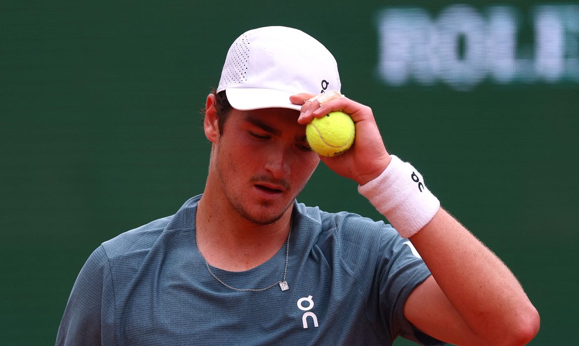 João Fonseca cai nas quartas de Mônaco para Zverev, número 3 do mundo