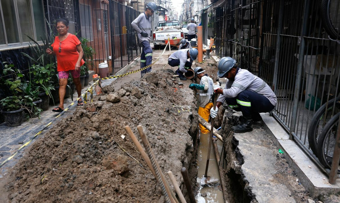 Maré recebe obras de esgoto, mas drenagem e lixo e seguem como desafio