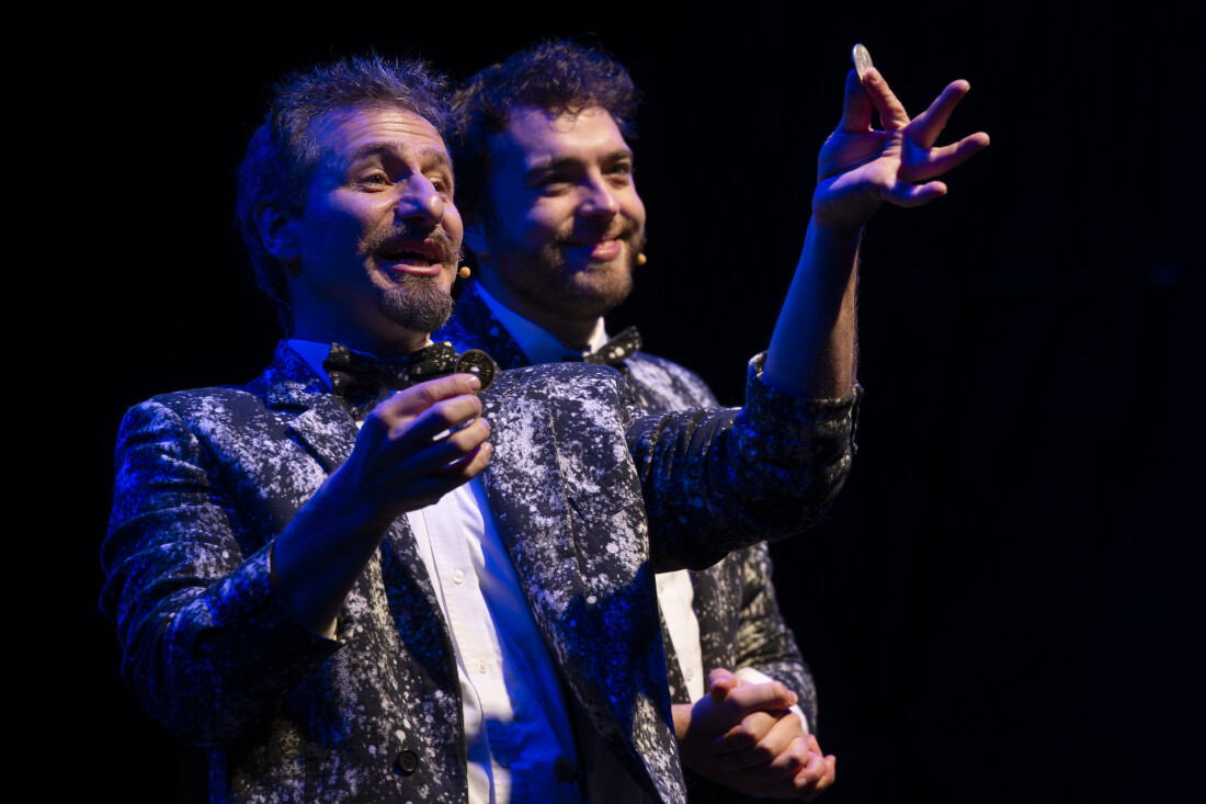 Cia Fundo Falso apresenta espetáculo Trapaça Honesta no Sesc Mogi das Cruzes