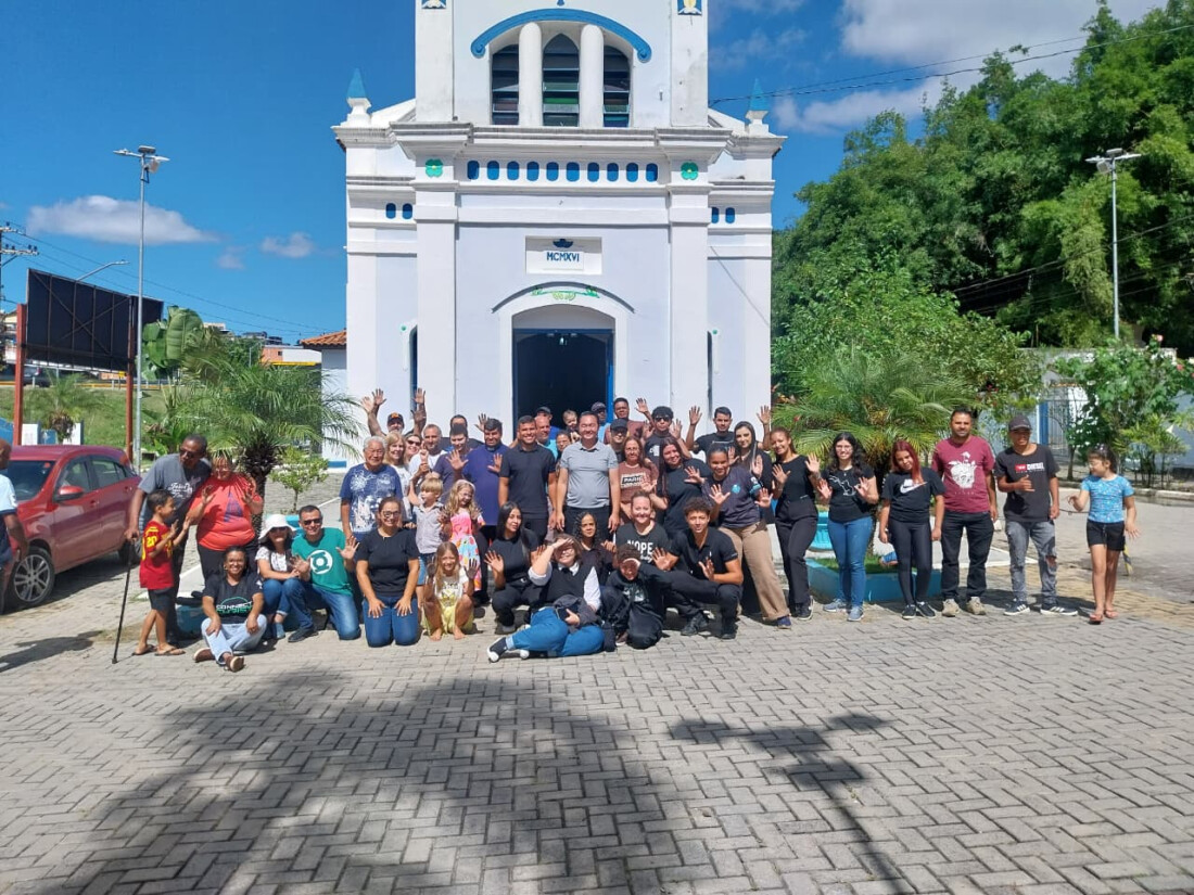Meio Ambiente lança projeto ‘Árvore do Meu Bairro’ com plantio na praça da Igreja do Baruel