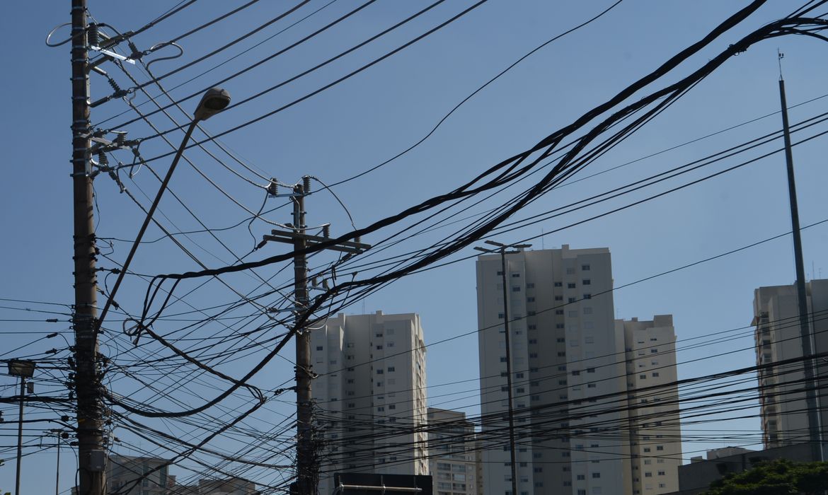 Ferros-velhos que venderem fio de cobre sem comprovação serão fechados