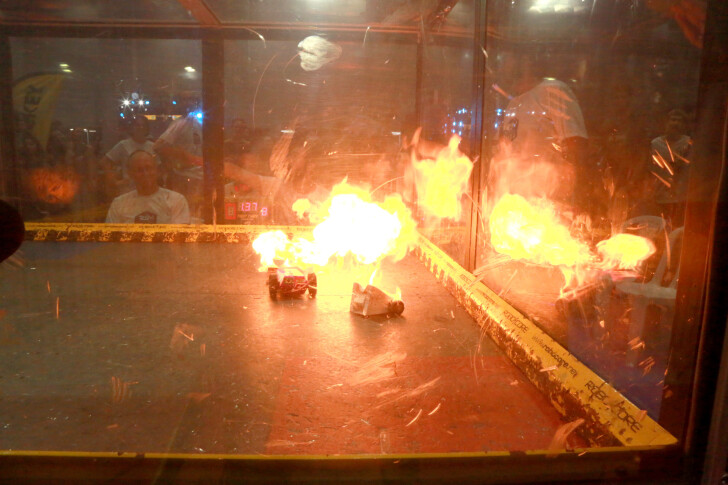 Mais de mil competidores participam de campeonato de robótica em Mogi