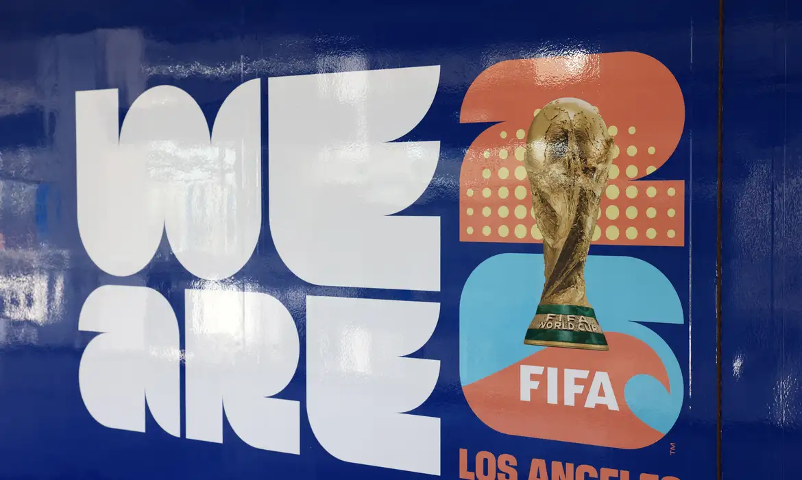 Venda de ingressos para Copa do Mundo é reaberta a 50 dias da abertura