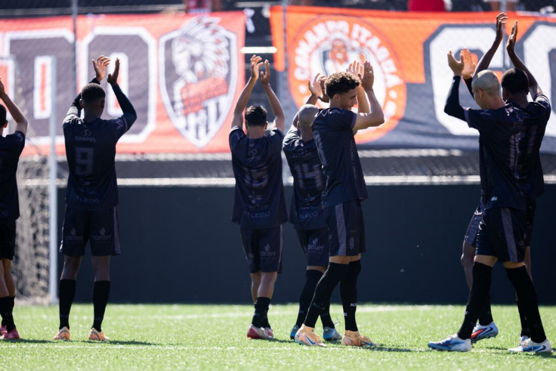 IAC estreia com vitória e marca retorno ao futebol profissional