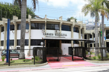 Câmara de Arujá abre concurso público para diversos cargos