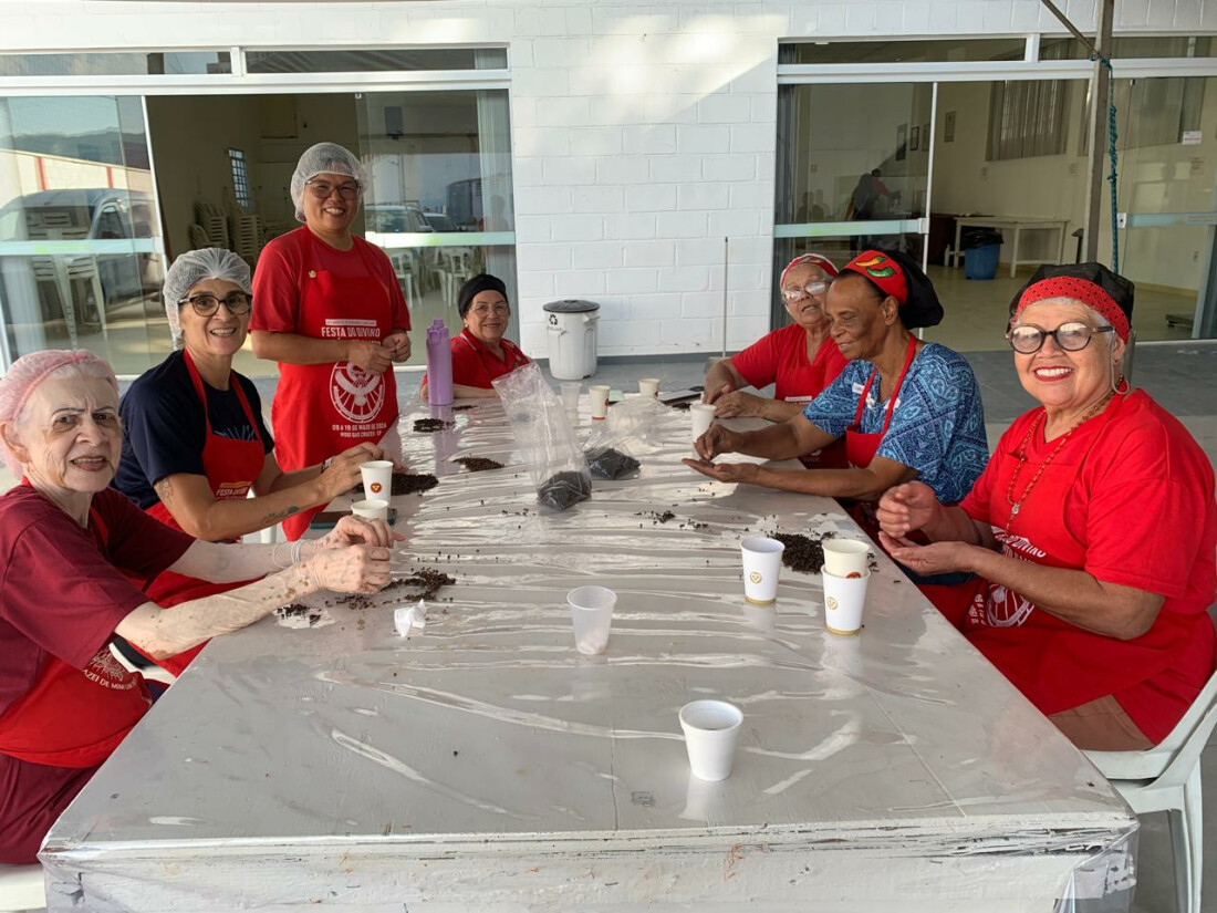 “Casa da Festa” inicia produção de doces e salgados e convoca voluntários para a Pró-Divino