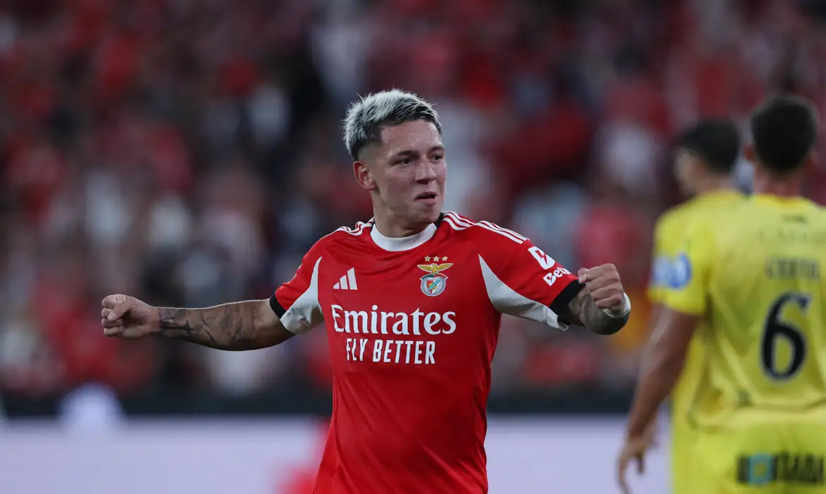 Uefa suspende jogador do Benfica por discriminação contra Vini Jr.