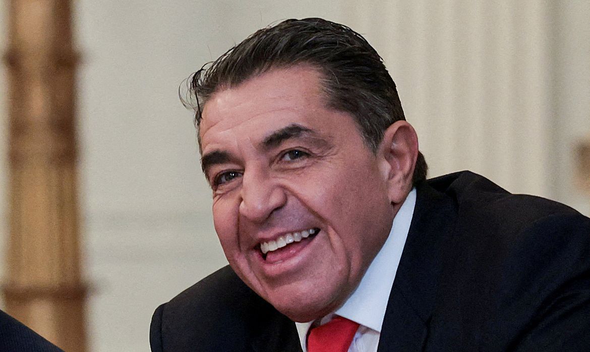 Ministério repudia declaração de assessor de Trump sobre brasileiras