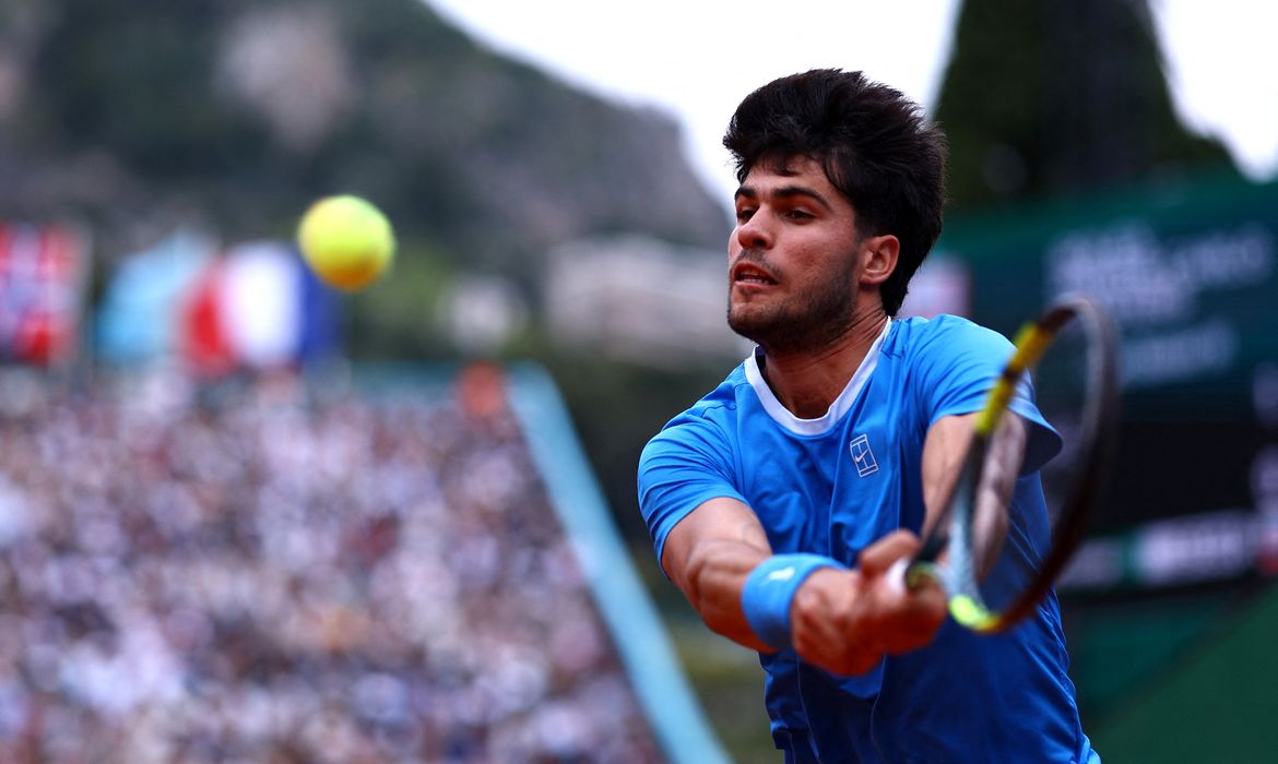 Alcaraz desiste de disputar Roland Garros por causa de lesão no punho
