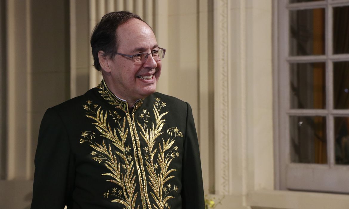 Hiperglobalização está em crise, diz economista Eduardo Giannetti