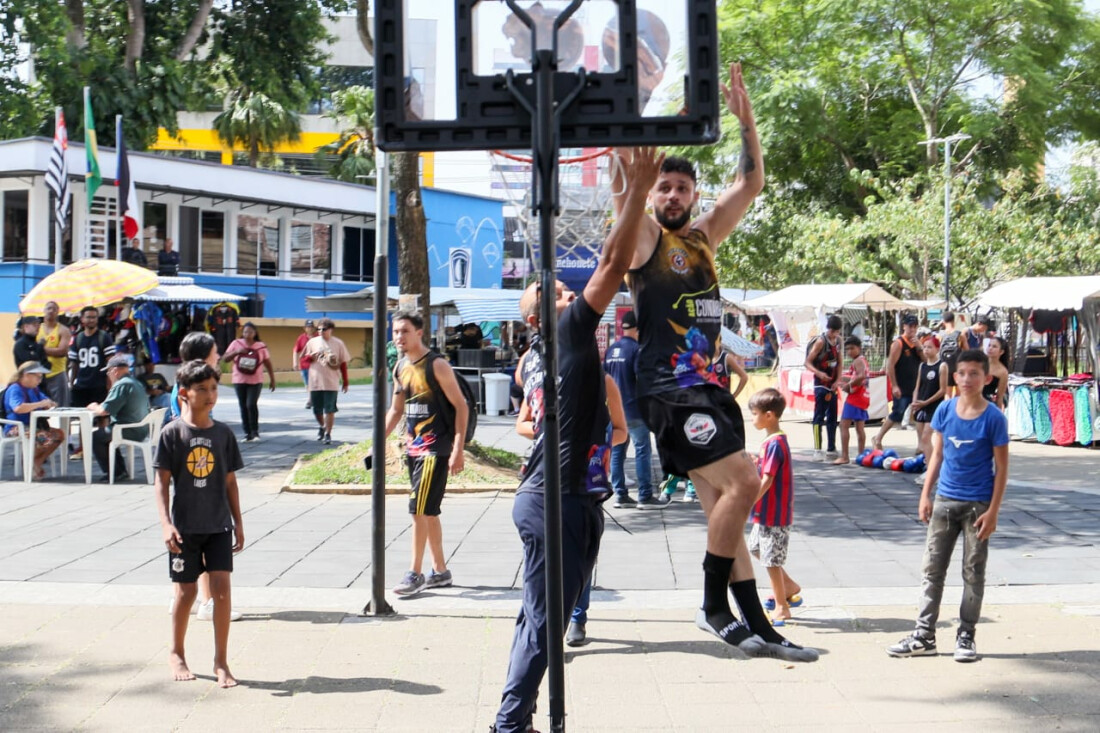 Mogi Abraça o Centro promove programação esportiva na Praça Oswaldo Cruz 