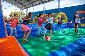 Rua+Feliz leva serviços e lazer ao Jardim Piatã e reúne mais de 1.100 pessoas