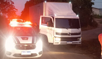 GCM prende acusado de roubo de caminhão e apreende 45 kg de entorpecentes