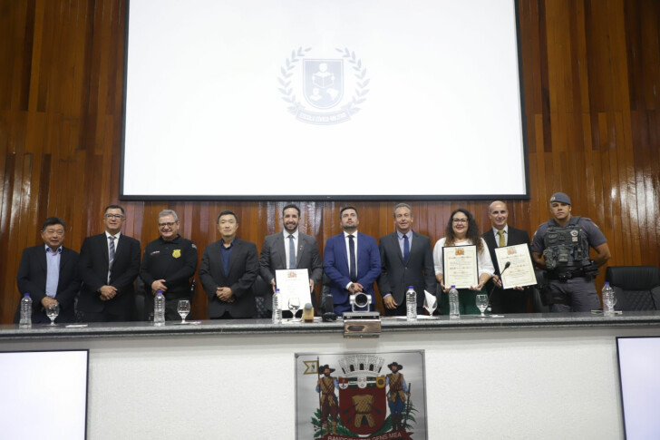 Câmara outorga título de “Cidadão Mogiano” ao deputado estadual tenente Coimbra