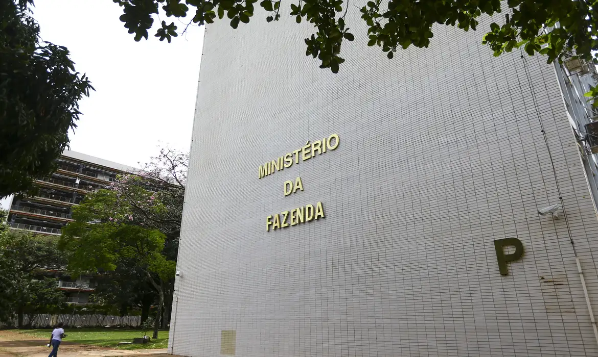 Reforma tributária: governo regulamenta cobrança da CBS e do IBS