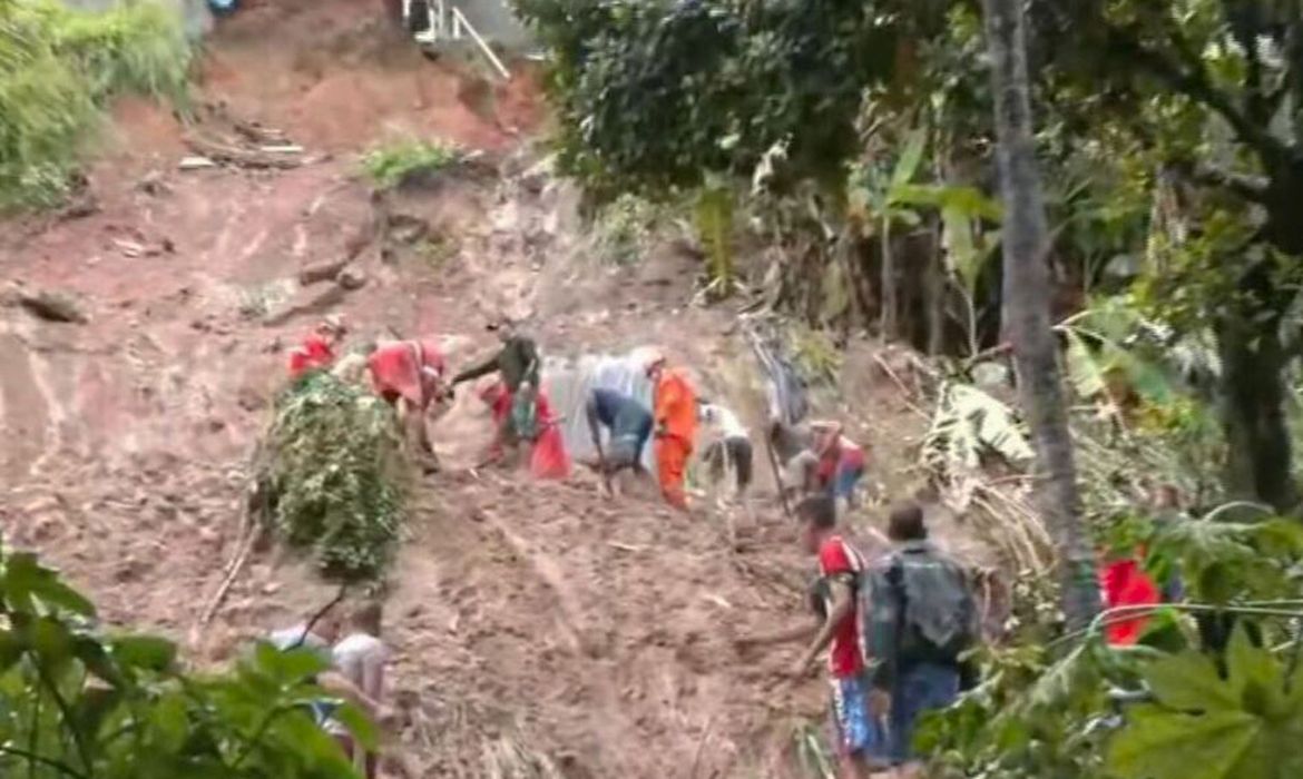 Chuvas: Governo envia Defesa Civil para Pernambuco e Paraíba
