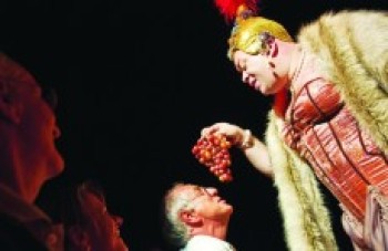 Sesi Mogi recebe "O Fantástico Circo-Teatro de um Homem Só"