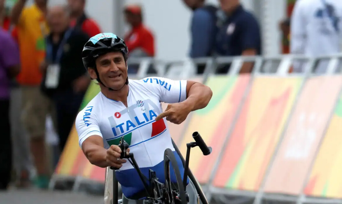 Morre Alex Zanardi, ex-piloto de Fórmula 1 e campeão paralímpico
