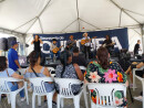 Música sertaneja reúne público na Praça Oswaldo Cruz e anima o Centro de Mogi