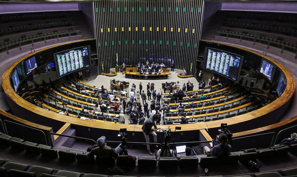Câmara inicia análise de projeto sobre exploração de minerais críticos