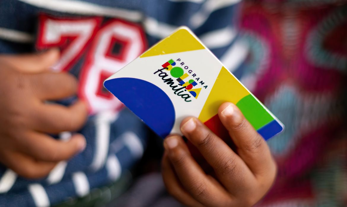 Em 2025, cerca de 18 milhões de família receberam auxílio do governo