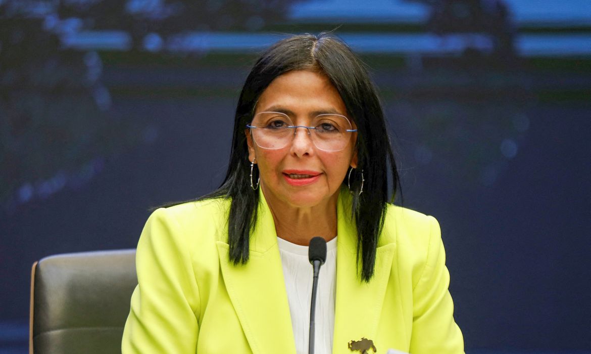 Presidente da Venezuela chega à Holanda para audiência sobre Essequibo