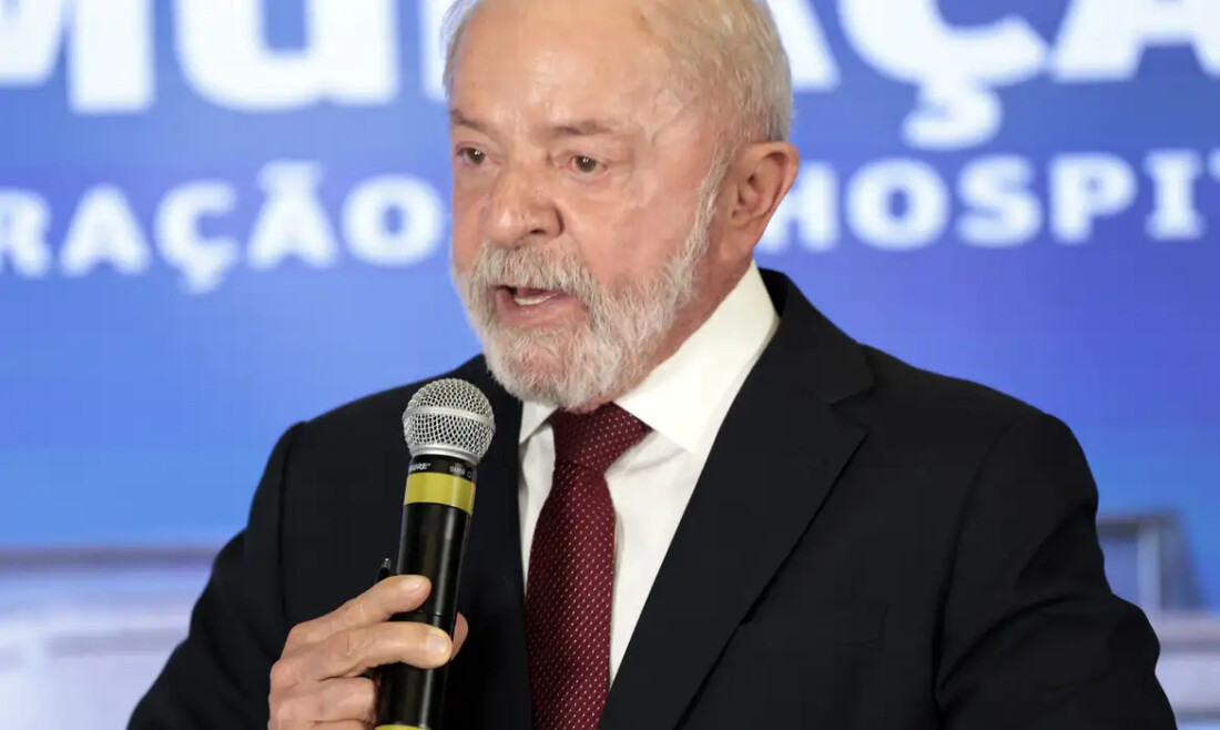 Lula assina MP e zera "taxa das blusinhas"