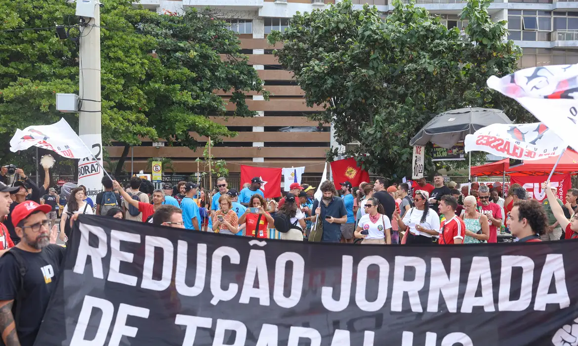 Caminhos da Reportagem debate impactos da escala 6x1 no Brasil