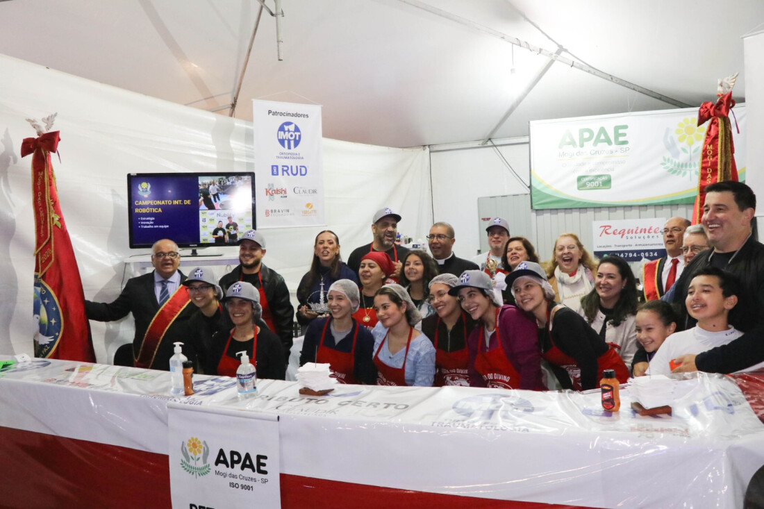 Quermesse da Festa do Divino tem mais de 130 pratos preparados por 28 entidades