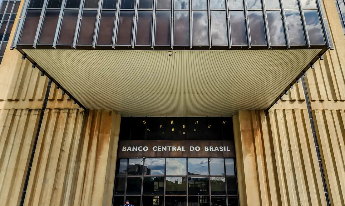Pedido de vista adia votação de autonomia financeira do Banco Central