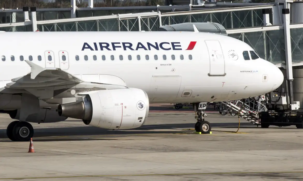 Justiça francesa condena Airbus e Air France por acidente de 2009