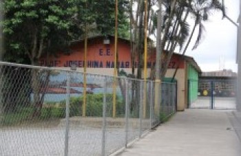 Homem invade escola e acaba preso após dormir no local