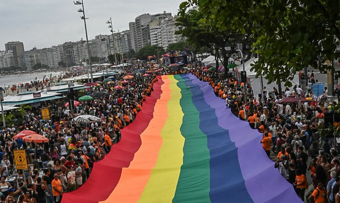Parada LGBTI+ do RJ traz “toda forma de amor” como tema em 2026