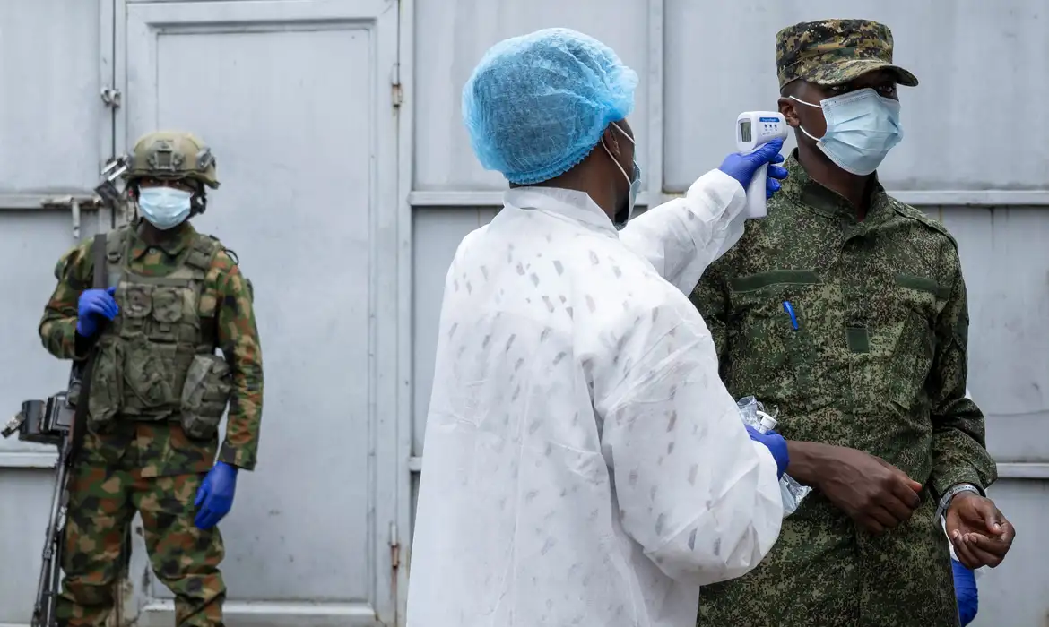 Ebola: dez países africanos estão sob alto risco, diz agência