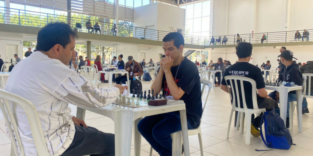 1° Torneio de Primavera de Xadrez de Poá reúne 100 participantes
