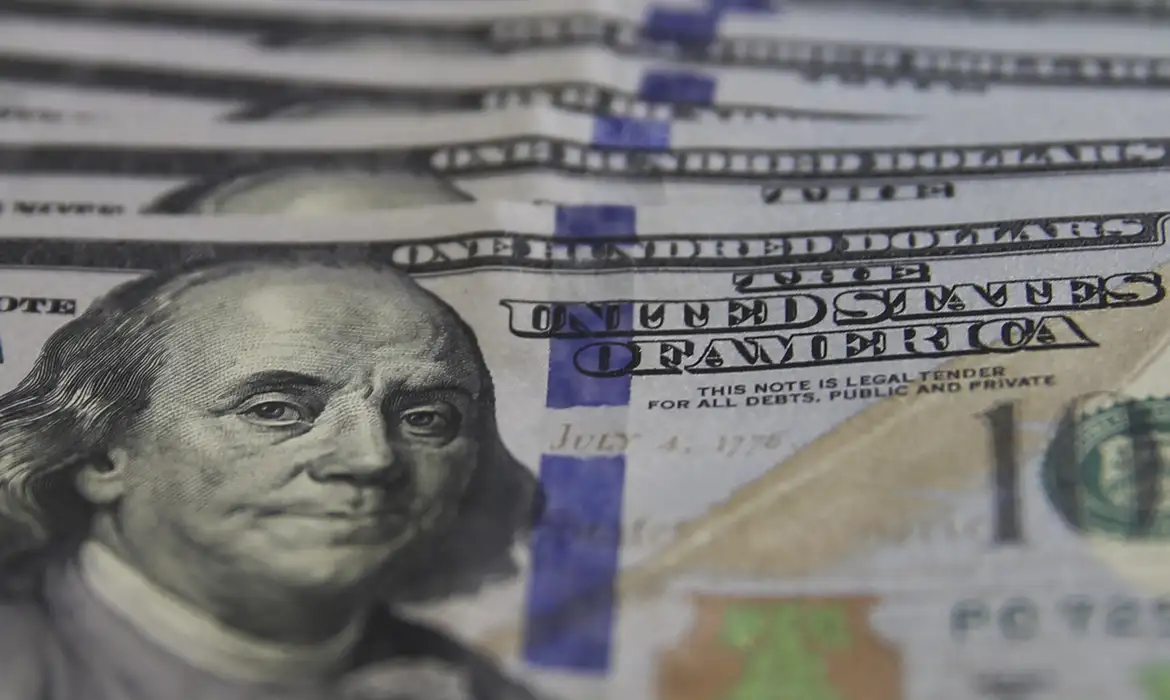 Déficit nas contas externas fica em R$ 1,8 bilhão em abril