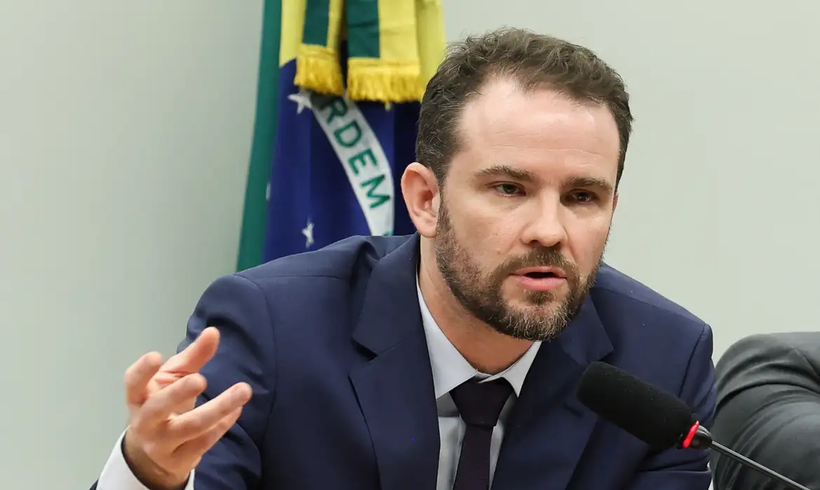 Durigan diz que União negocia avalizar empréstimo para salvar BRB