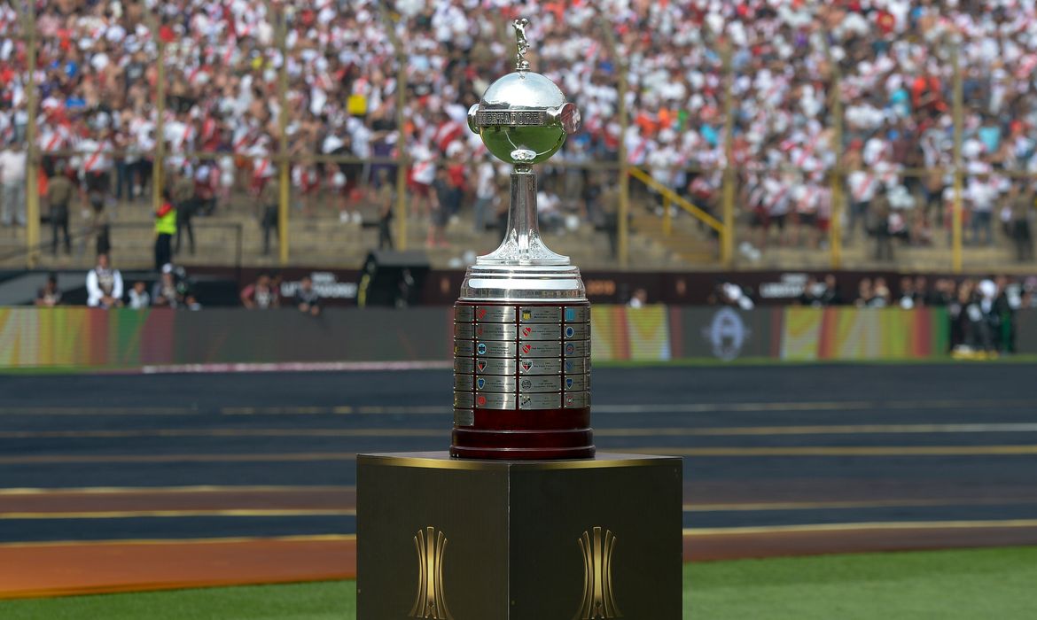 Fluminense avança e Flamengo garante melhor campanha da Libertadores