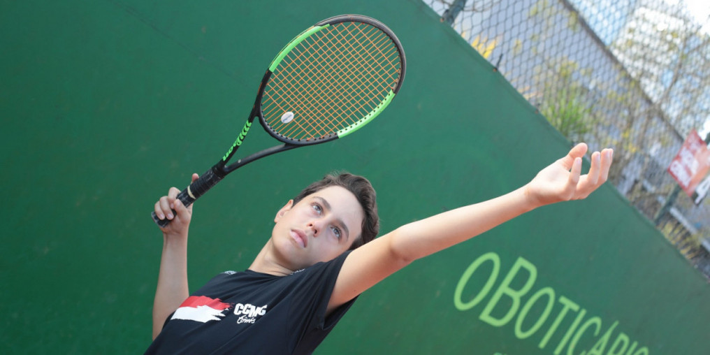 Tenista do Clube de Campo de Mogi assume liderança no ranking da FPT