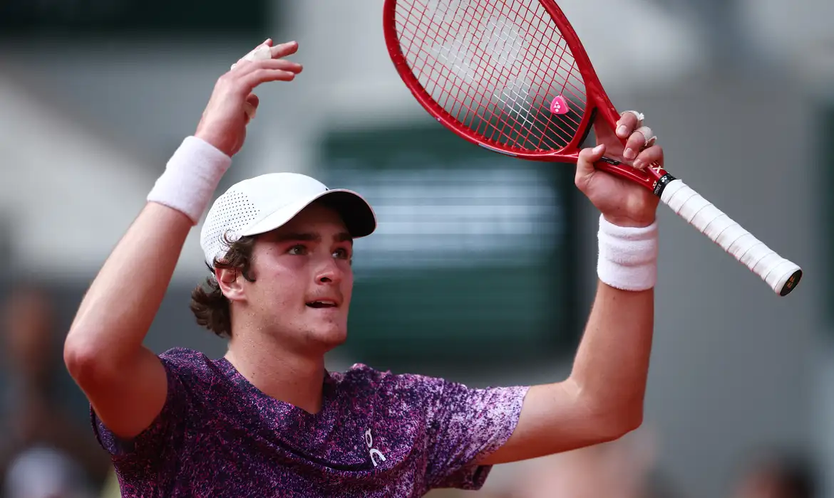 Fonseca elimina Djokovic em Roland Garros com vitória épica