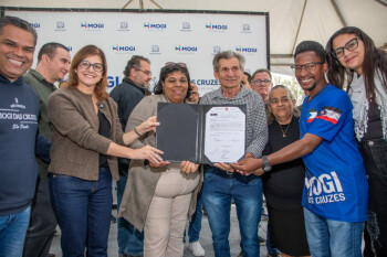 Prefeita Mara Bertaiolli dá início às obras de urbanização da Vila Estação 