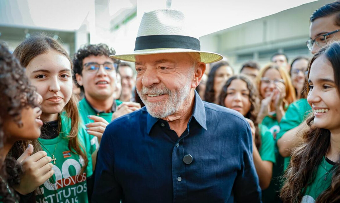 "Quem tinha que aumentar a taxa seríamos nós", diz Lula sobre EUA