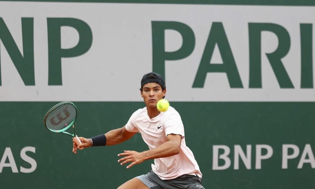Roland Garros: Luis Guto Miguel bate compatriota e vai à final juvenil