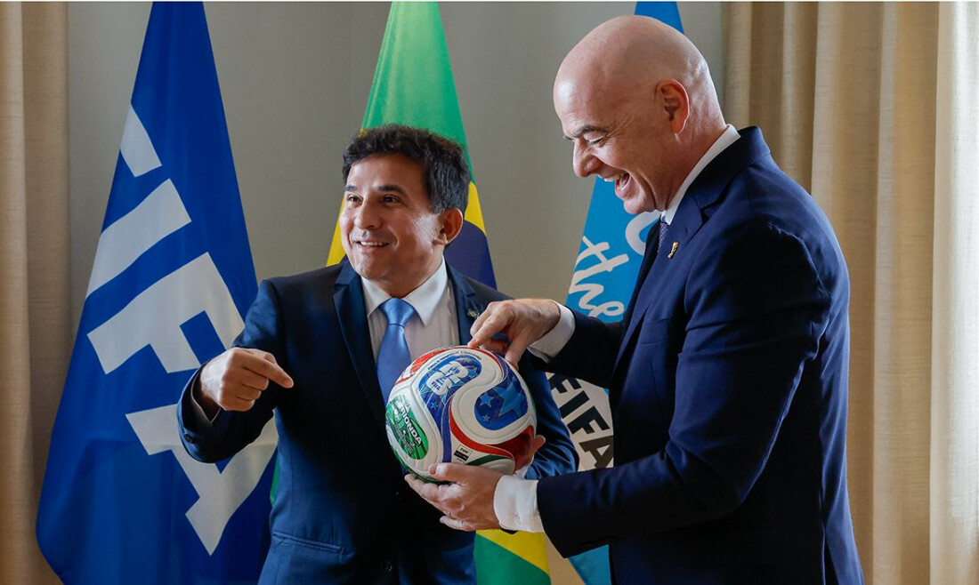 Ministro do Esporte entrega marco regulatório da Copa Feminina à Fifa