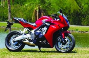 CBR 650F é estilizada com espírito jovem